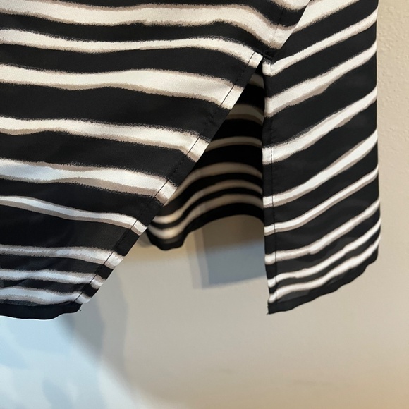Chicos Top Women M Black Striped Tunic Neutral Minimalist Capsule Old Money 80s - Picture 10 of 16